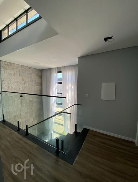 Image 21 - 255525